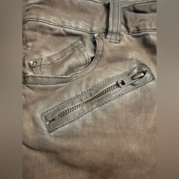 Free People Lone Ranger Distressed Brown Shorts - Size 26 - Picture 3 of 9